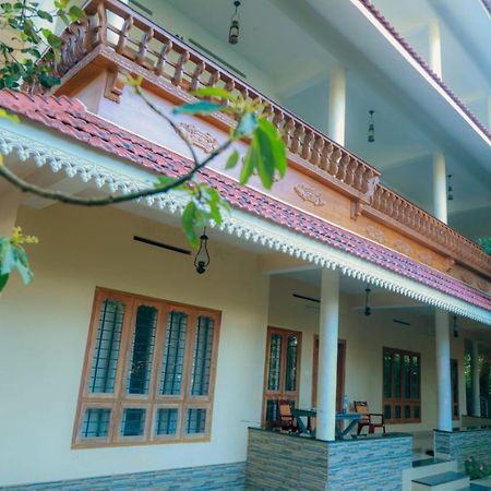 Horn Bill Cottage Thekkady Exterior photo