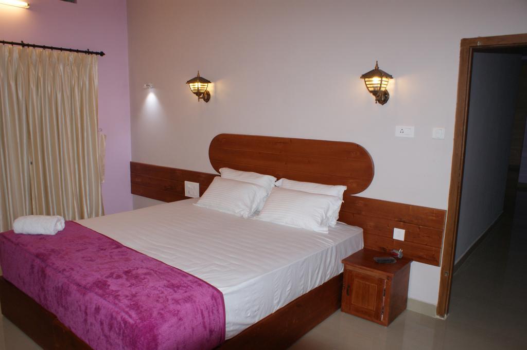 Horn Bill Cottage Thekkady Exterior photo
