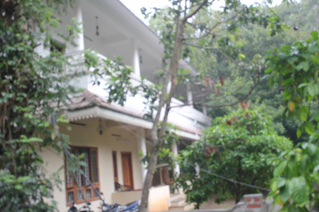 Horn Bill Cottage Thekkady Exterior photo