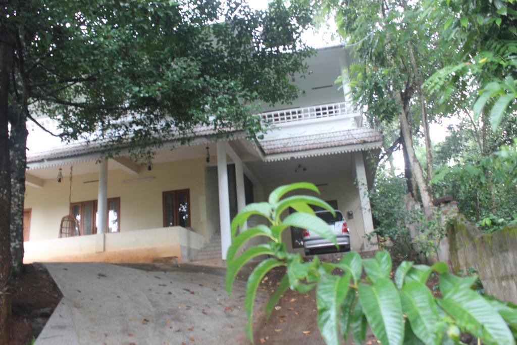 Horn Bill Cottage Thekkady Exterior photo