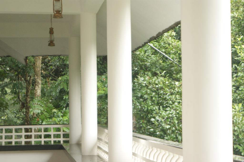 Horn Bill Cottage Thekkady Exterior photo