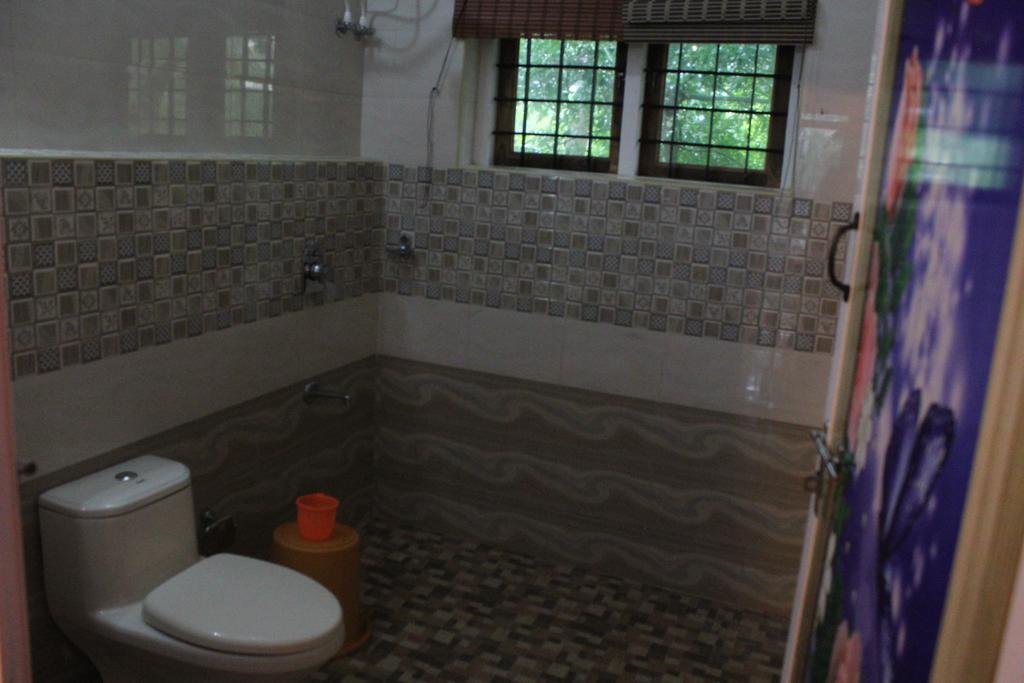 Horn Bill Cottage Thekkady Exterior photo
